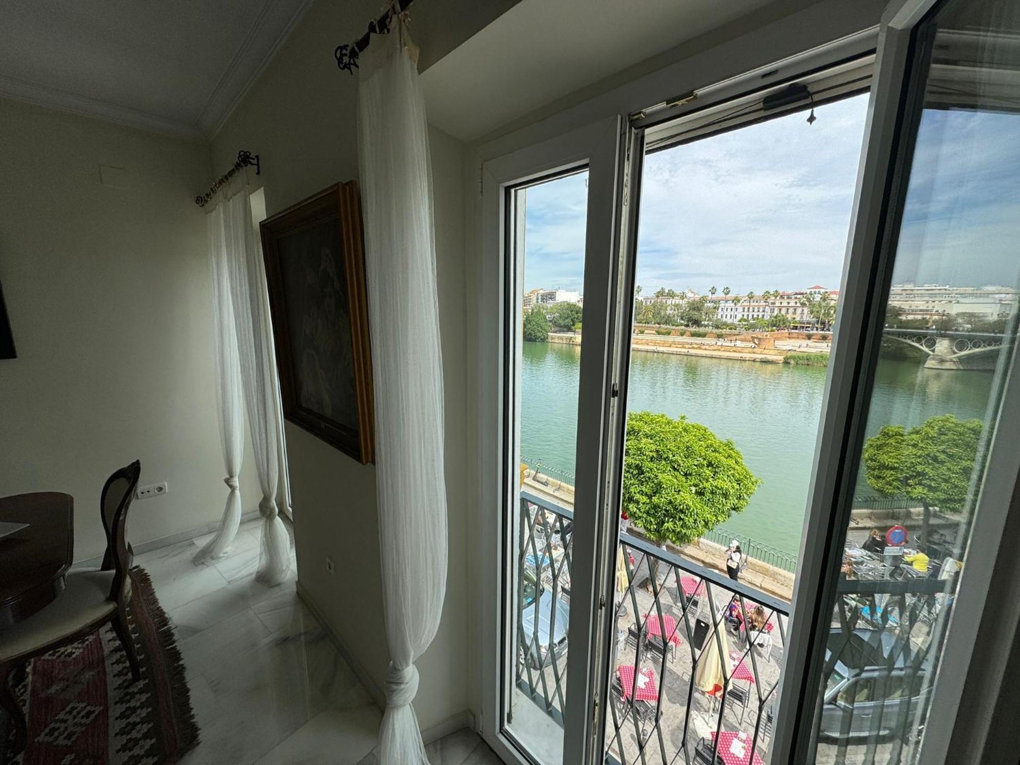 Wonderful Duplex In Calle Betis Leilighet Sevilla Eksteriør bilde